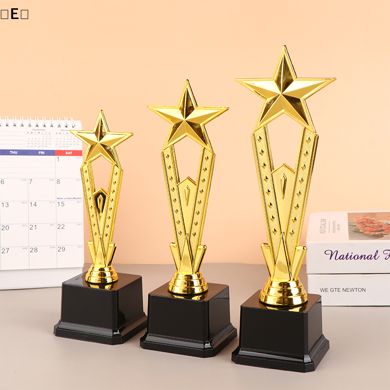 〔E〕1Pcs Children Award Trophy  - Badminton Cup recensione e prezzo