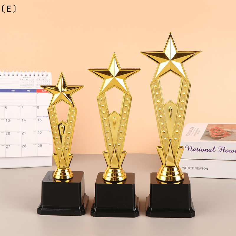 〔E〕1Pcs Children Award Trophy  - Badminton Cup recensione e prezzo